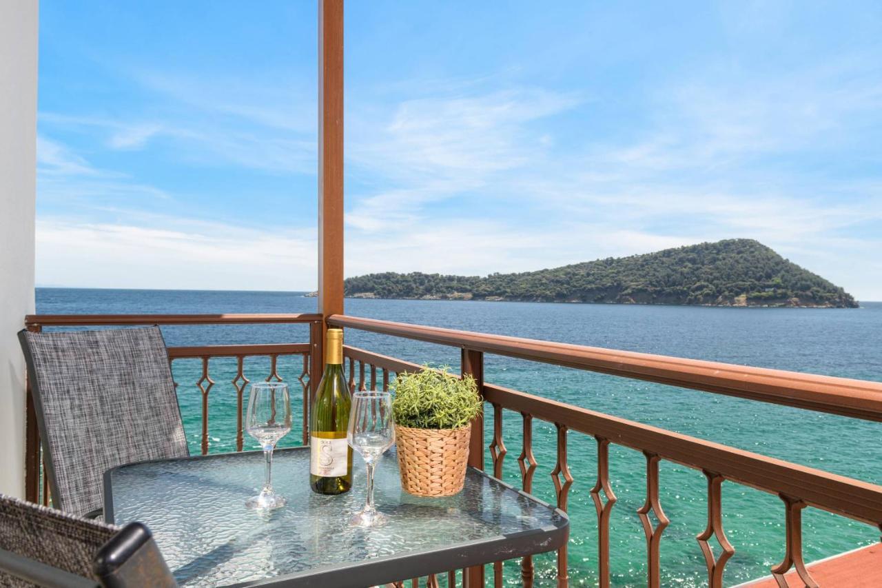 コイニラ Faros View Bed & Breakfast エクステリア 写真