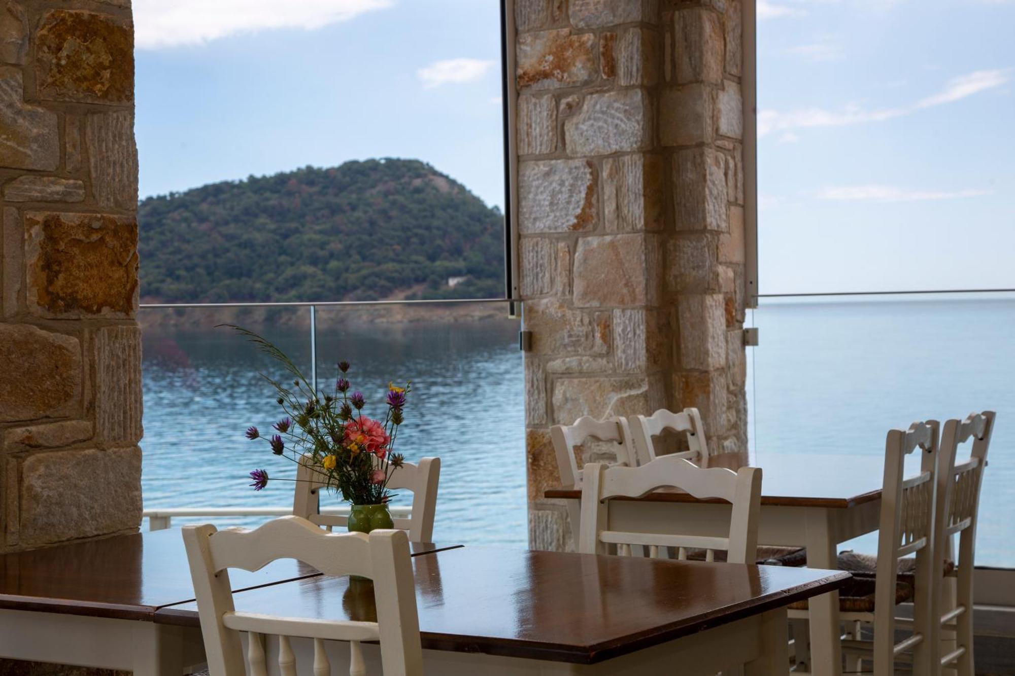 コイニラ Faros View Bed & Breakfast エクステリア 写真